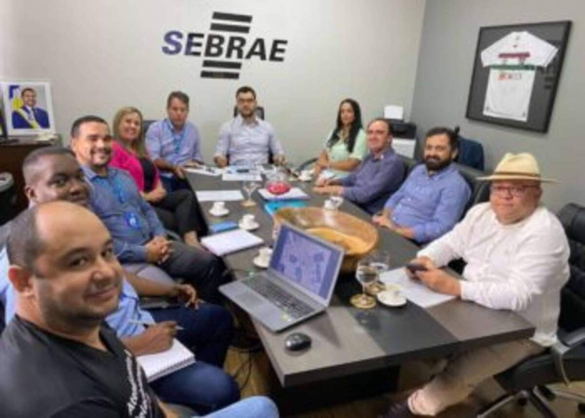 Diretoria da Acip visita sede do Sebrae em Palmas e apresenta projeto da Feneva Tec
