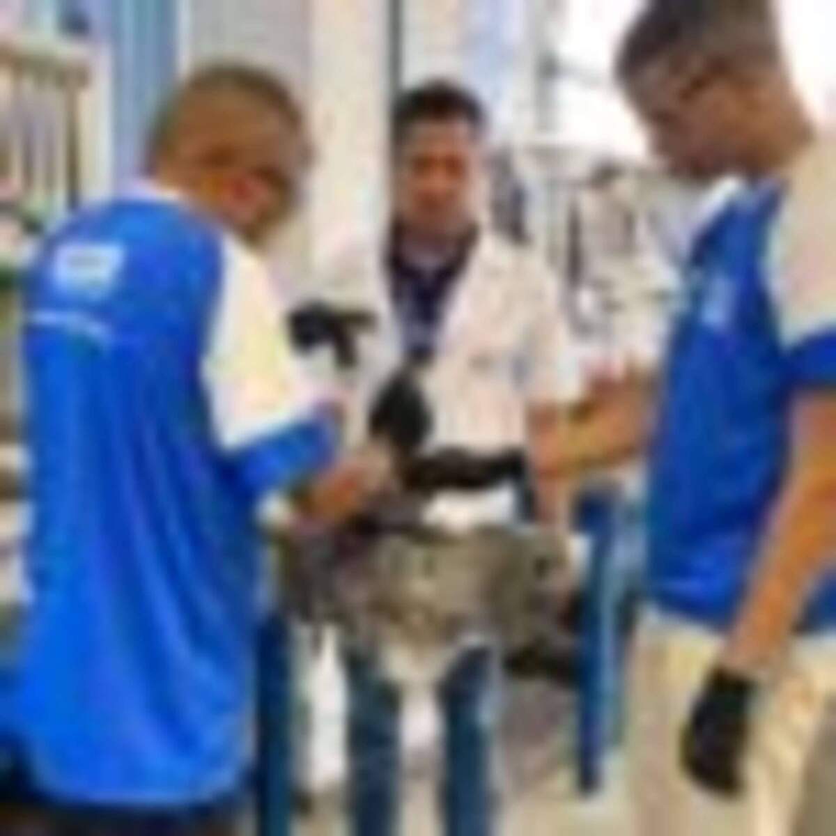 Gerações conectadas pelo saber avô e neto cursam juntos Mecânica de Motocicletas no SENAI Tocantins