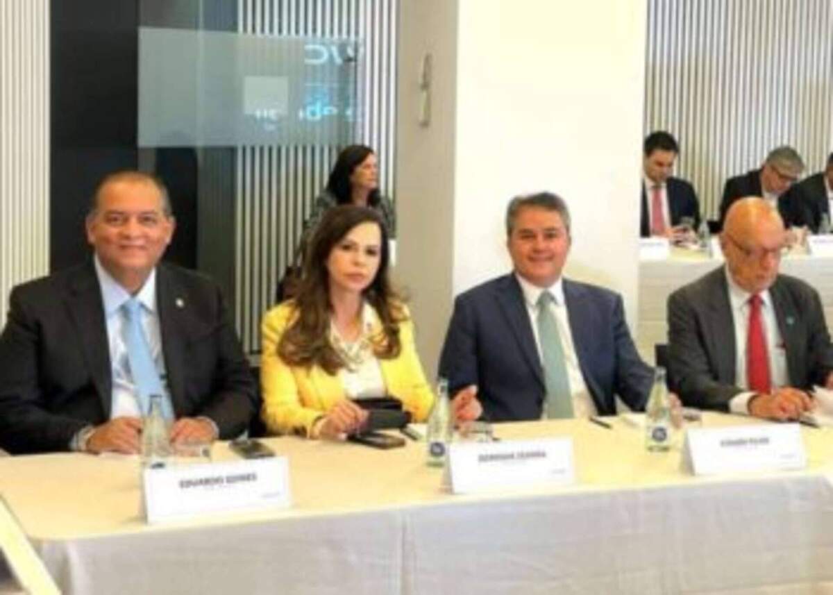 Senadora Professora Dorinha participa do maior evento de conectividade em Barcelona
