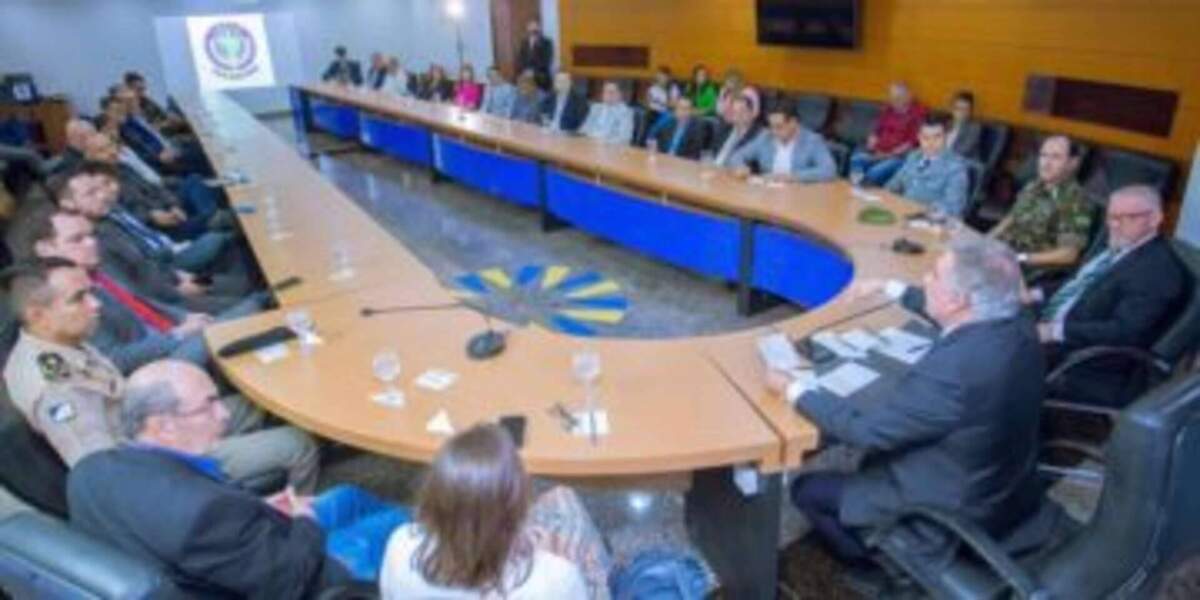 Vice-governador Laurez Moreira realiza palestra na Aula Magna do 11º Curso de Estudos de Política e Estratégia da ADESG Tocantin